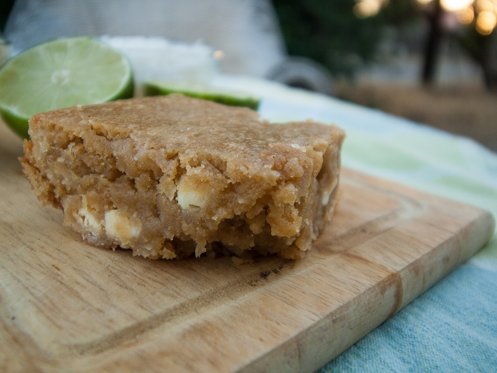 Flourless Chocolate Chip Protein Blondies