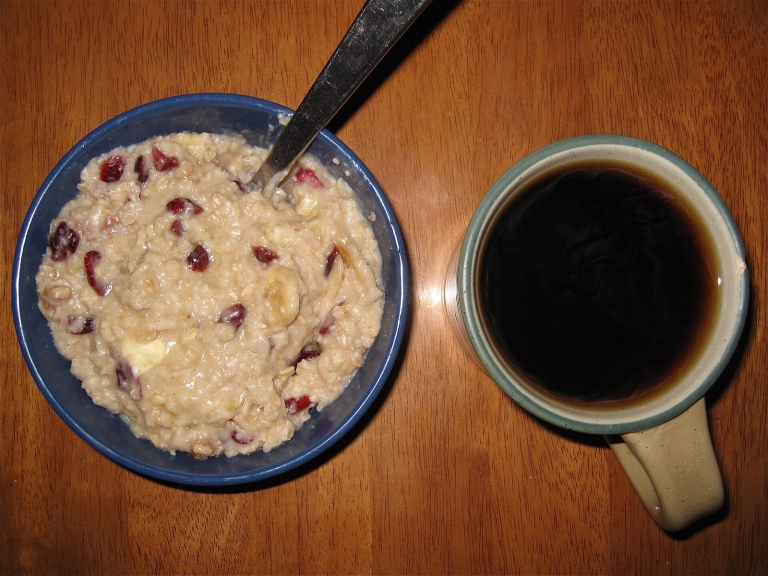 Heart-Healthy Oatmeal with Walnuts and Berries
