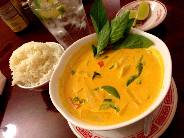 Mild Chicken Coconut Curry (Low-FODMAP)