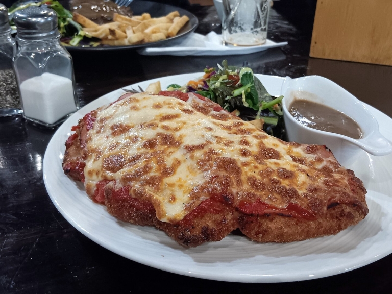 Baked Chicken Parmesan with Zucchini (Low-FODMAP)