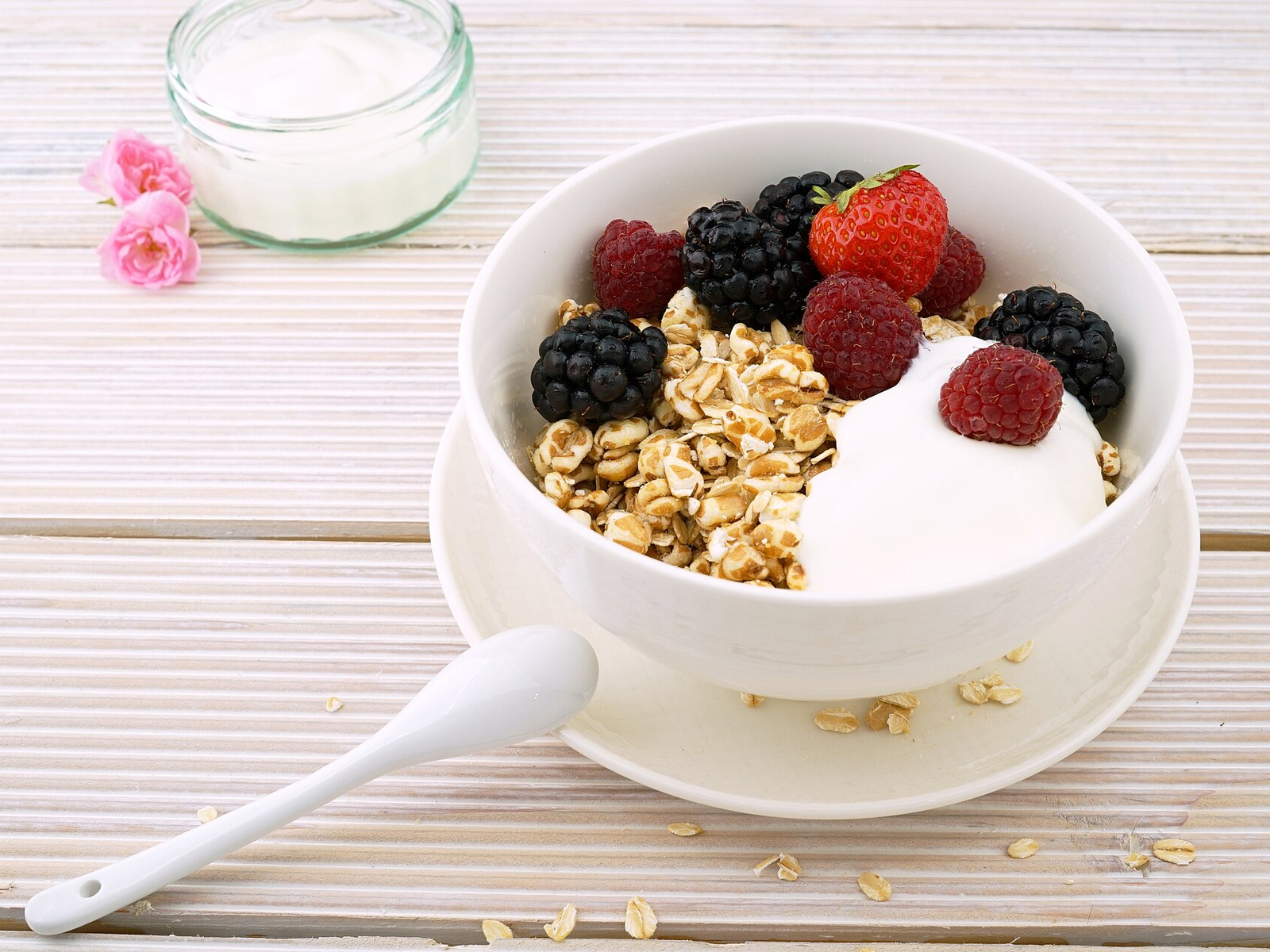Strawberry Maple Overnight Oats (Low-FODMAP)