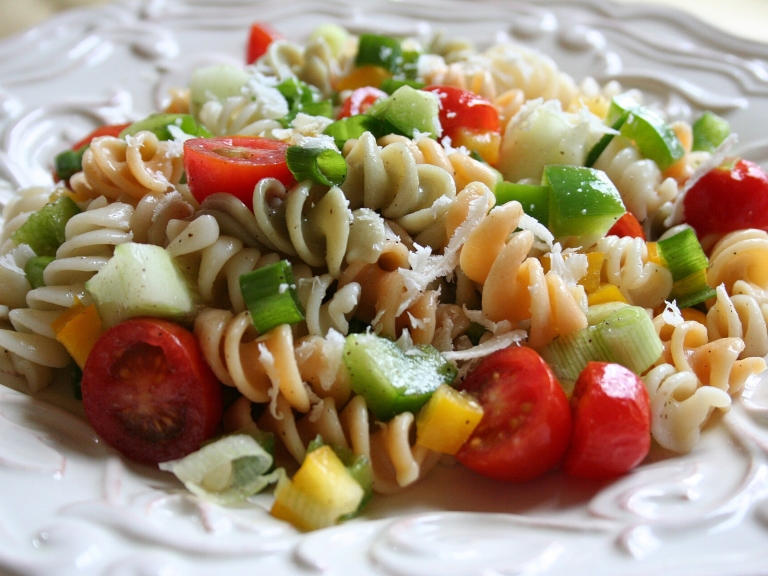 Mediterranean Chicken Pasta Salad