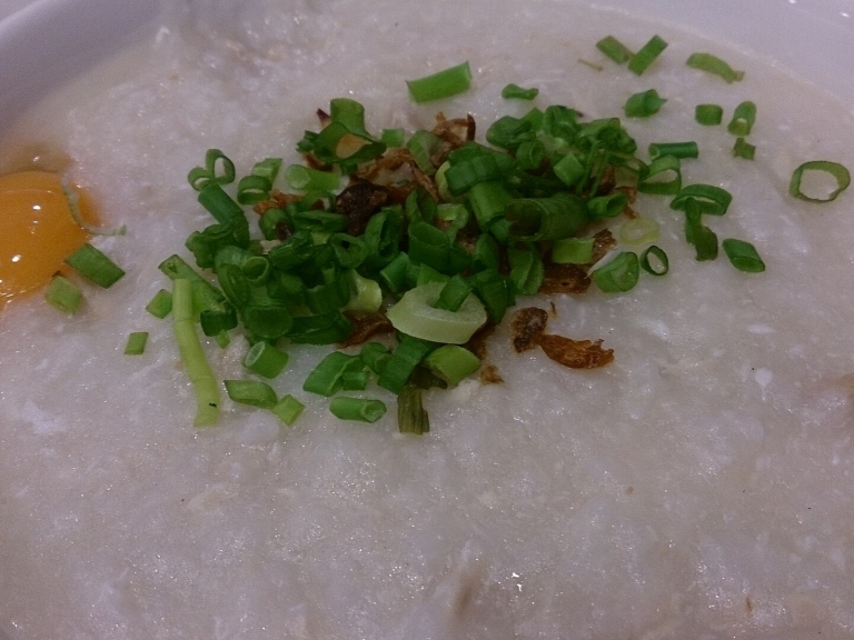 Savoury Oatmeal with Egg and Spinach
