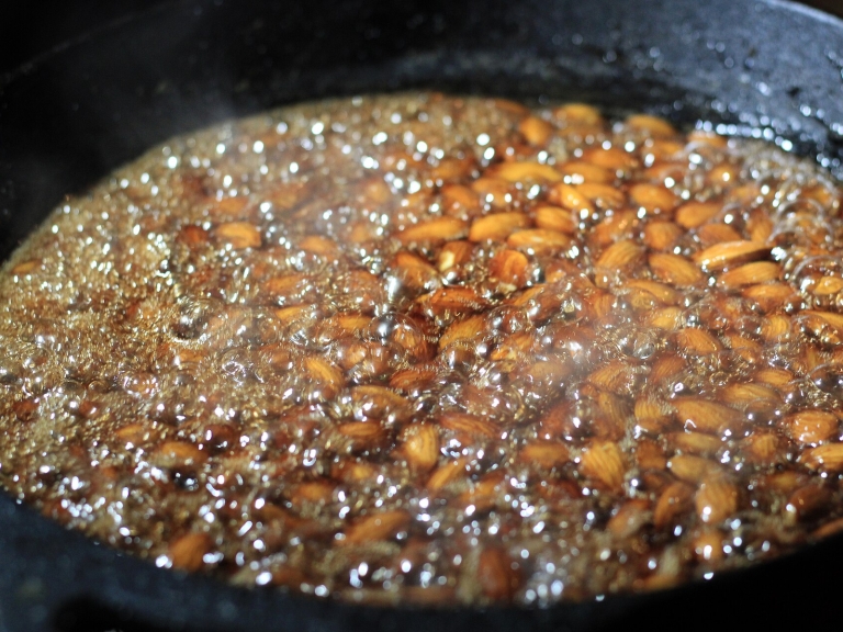 Maple Cinnamon Roasted Almonds