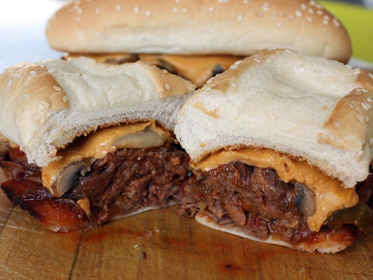 Steak Sandwich with Arugula and Horseradish Yogurt